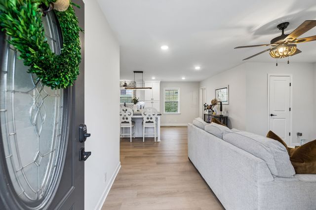 301 Carol Dr, Columbia, TN 38401