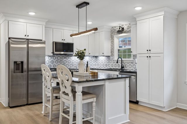 301 Carol Dr, Columbia, TN 38401