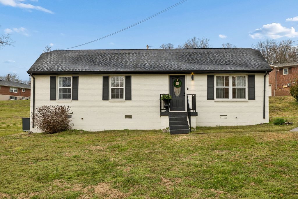 301 Carol Dr, Columbia, TN 38401