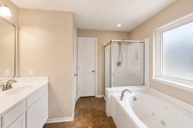 19631 Amistad Dr, Tomball, TX 77375