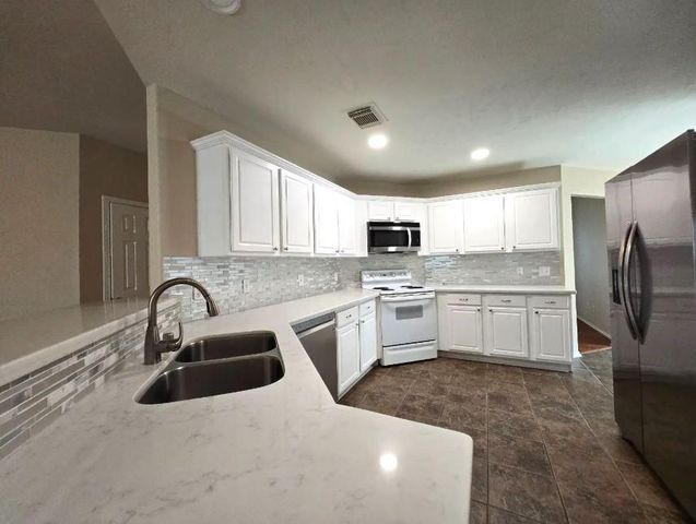 19631 Amistad Dr, Tomball, TX 77375