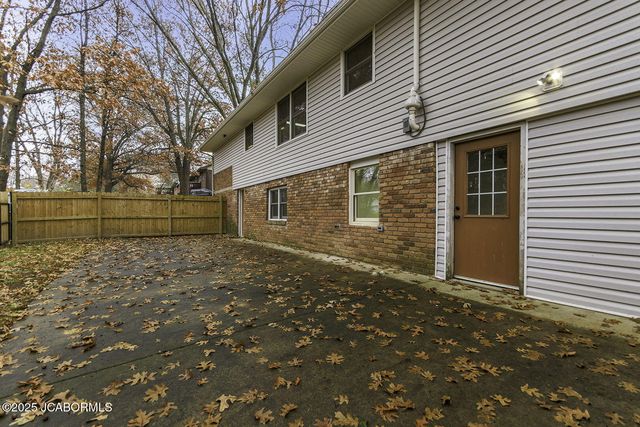 232 PHEASANT LANE, Holts Summit, MO 65043