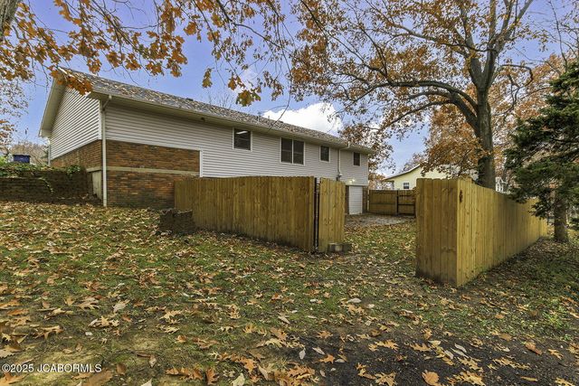 232 PHEASANT LANE, Holts Summit, MO 65043