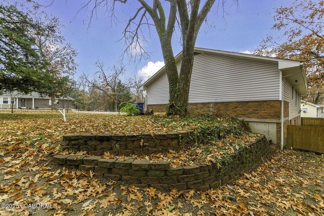 232 PHEASANT LANE, Holts Summit, MO 65043