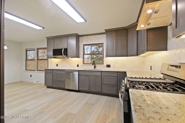 232 PHEASANT LANE, Holts Summit, MO 65043