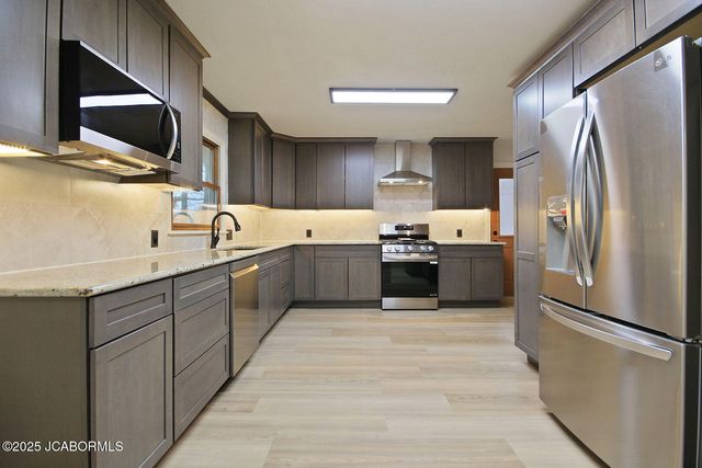 232 PHEASANT LANE, Holts Summit, MO 65043