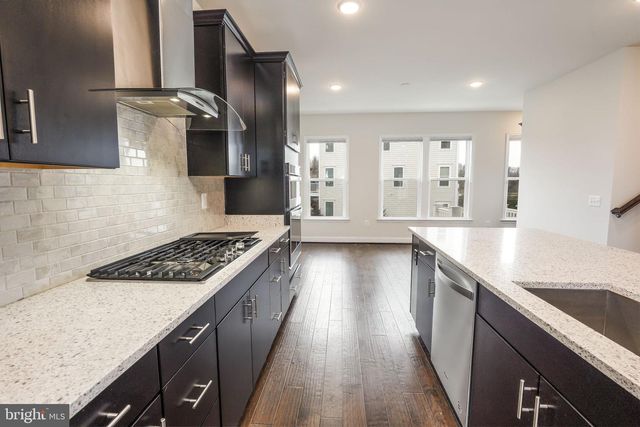 2056 ALDER LN, Dumfries, VA 22026