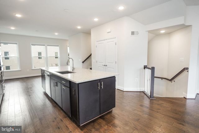 2056 ALDER LN, Dumfries, VA 22026