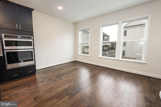 2056 ALDER LN, Dumfries, VA 22026