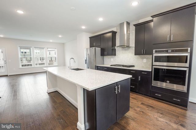 2056 ALDER LN, Dumfries, VA 22026