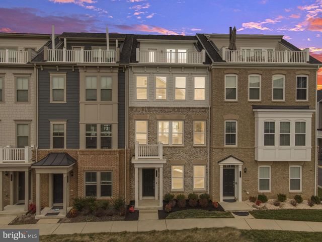 2056 ALDER LN, Dumfries, VA 22026