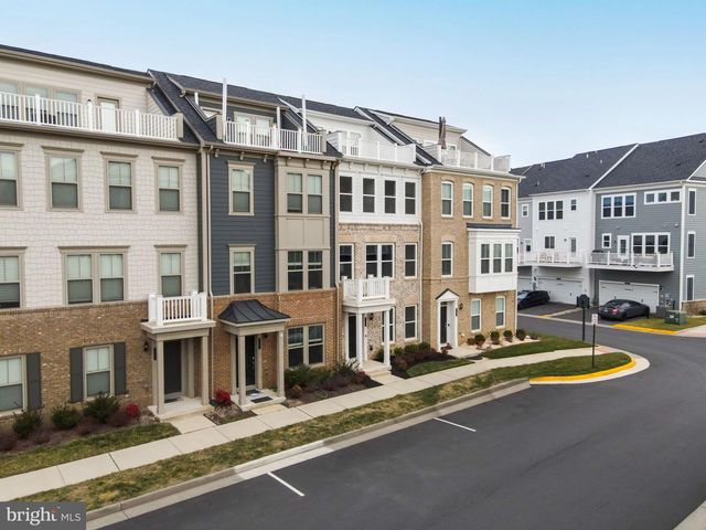 2056 ALDER LN, Dumfries, VA 22026