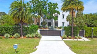 12021 NW 4th St, Plantation, FL 33325