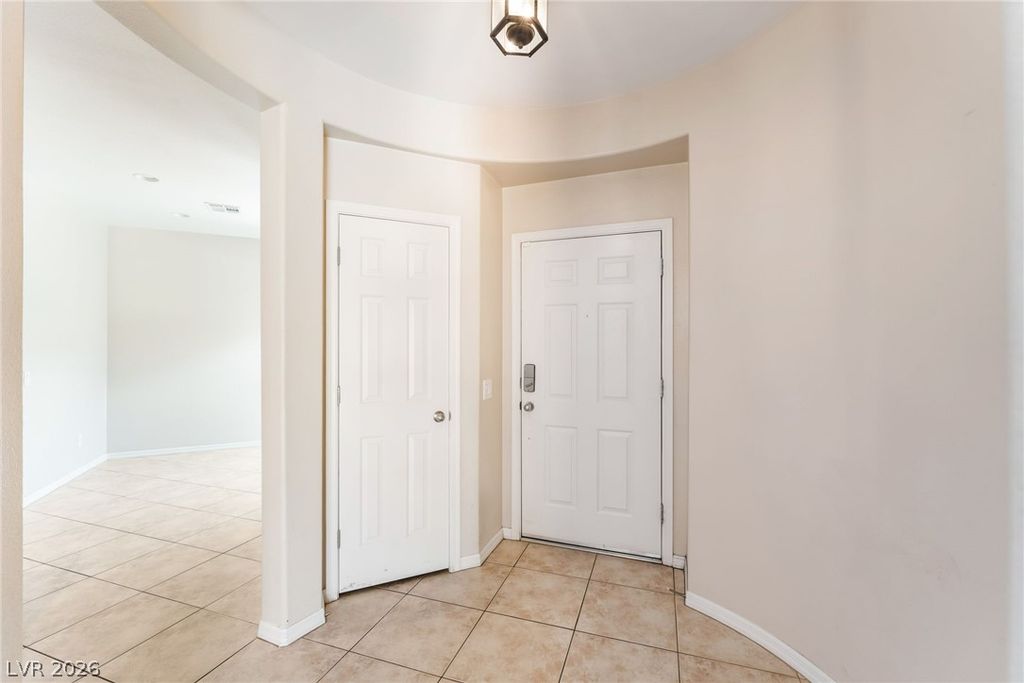 8640 Deering Bay Drive, Las Vegas, NV 89131 — photo 4