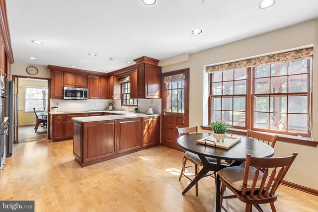 1297 OLD EAGLE SCHOOL RD, Wayne, PA 19087