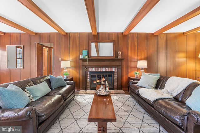1297 OLD EAGLE SCHOOL RD, Wayne, PA 19087