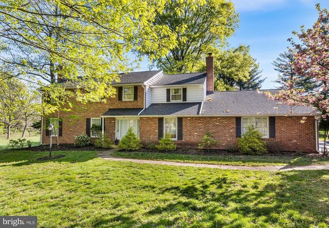 1297 OLD EAGLE SCHOOL RD, Wayne, PA 19087