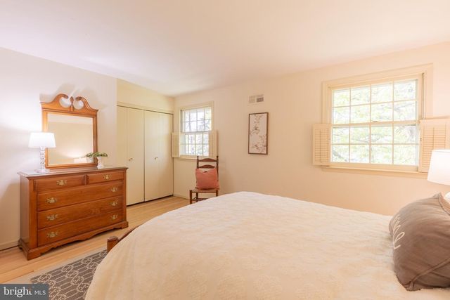 1297 OLD EAGLE SCHOOL RD, Wayne, PA 19087