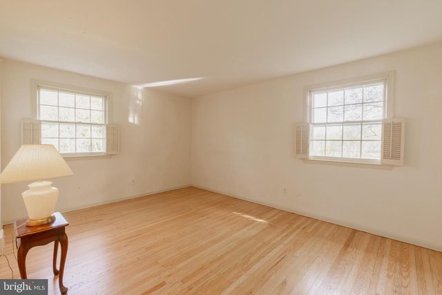 1297 OLD EAGLE SCHOOL RD, Wayne, PA 19087