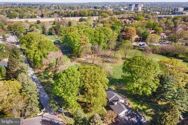 1297 OLD EAGLE SCHOOL RD, Wayne, PA 19087