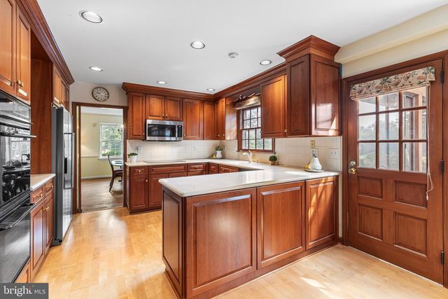 1297 OLD EAGLE SCHOOL RD, Wayne, PA 19087