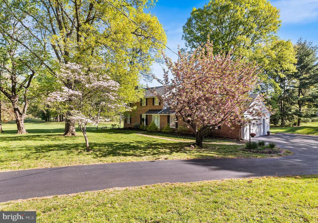 1297 OLD EAGLE SCHOOL RD, Wayne, PA 19087