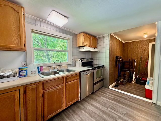 7 Lost Ranch Road, Murphysboro, IL 62966
