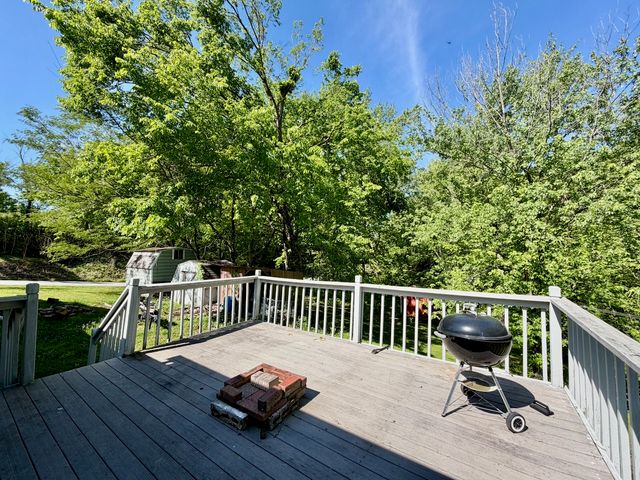 7 Lost Ranch Road, Murphysboro, IL 62966