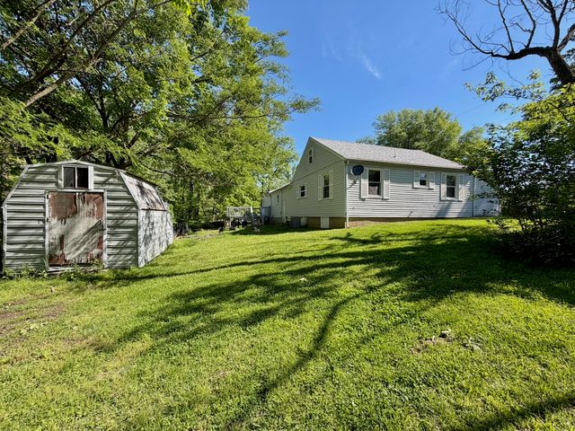 7 Lost Ranch Road, Murphysboro, IL 62966