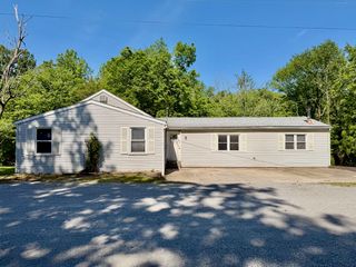 7 Lost Ranch Road, Murphysboro, IL 62966