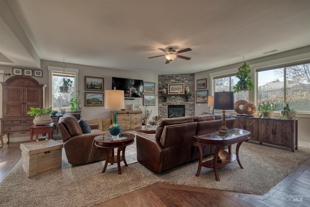 12309 S Carriage Hill Way, Nampa, ID 83686