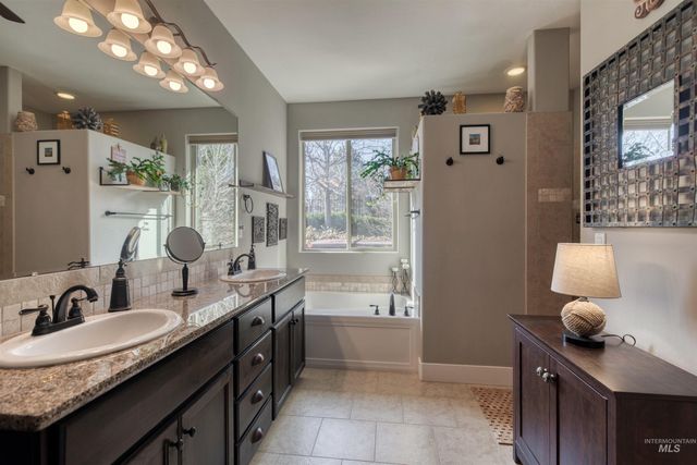 12309 S Carriage Hill Way, Nampa, ID 83686