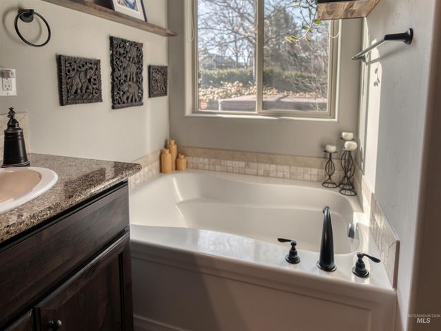 12309 S Carriage Hill Way, Nampa, ID 83686