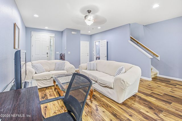 3690 CRESWICK Circle B, Orange Park, FL 32065