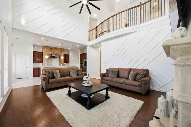 2526 Crystal Shore Drive, Rosharon, TX 77583