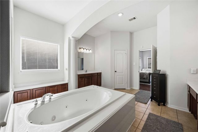 2526 Crystal Shore Drive, Rosharon, TX 77583