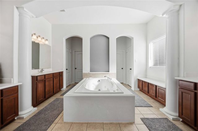 2526 Crystal Shore Drive, Rosharon, TX 77583