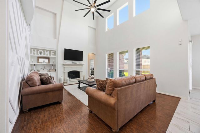 2526 Crystal Shore Drive, Rosharon, TX 77583
