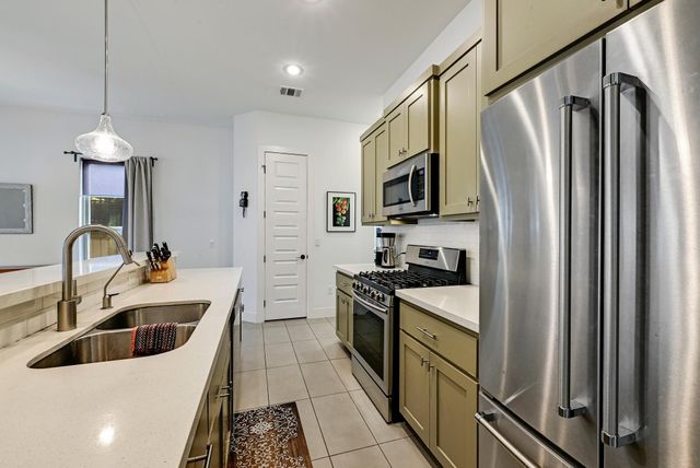 1002 Linden ST, Austin, TX 78702