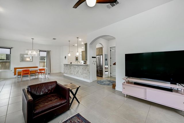 1002 Linden ST, Austin, TX 78702
