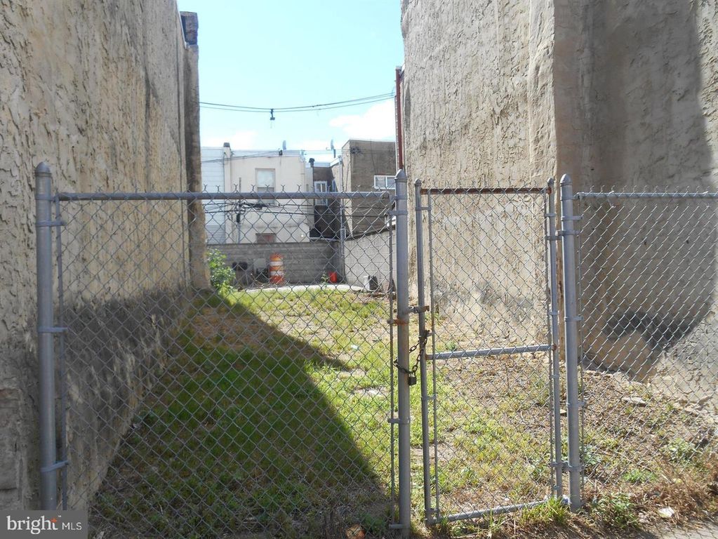 1536 S 29TH ST, PHILADELPHIA, PA 19146 — photo 3