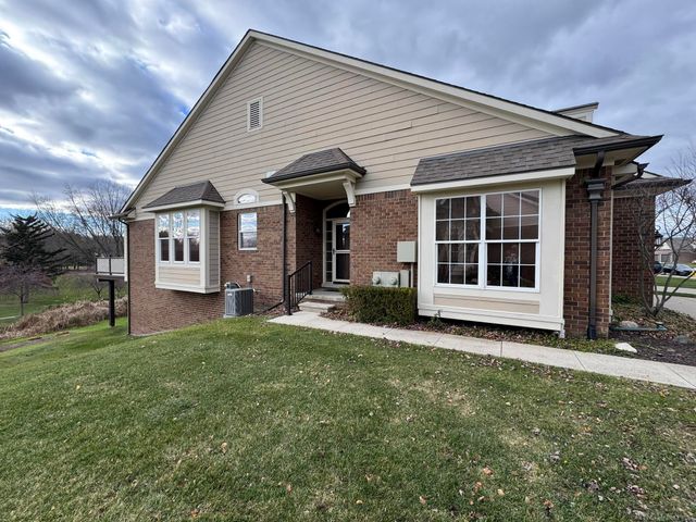 21262 Lilac Lane, Clinton Twp, MI 48036