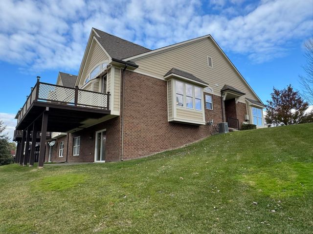 21262 Lilac Lane, Clinton Twp, MI 48036