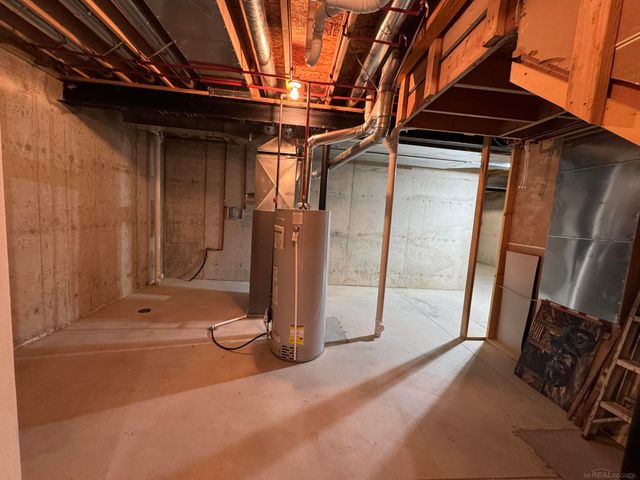 21262 Lilac Lane, Clinton Twp, MI 48036