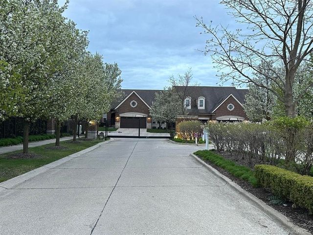 21262 Lilac Lane, Clinton Twp, MI 48036