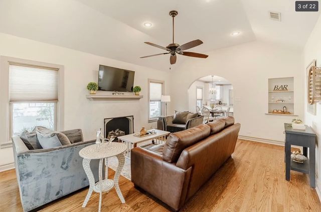 915 Stewart, Dallas, TX 75208