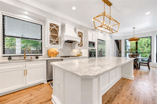 806 Herdsman Drive, Houston, TX 77079
