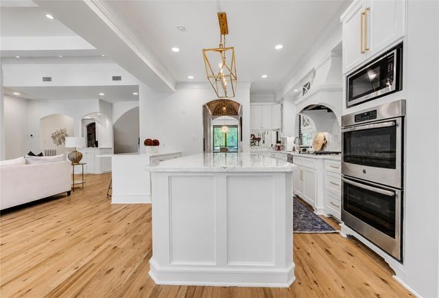 806 Herdsman Drive, Houston, TX 77079