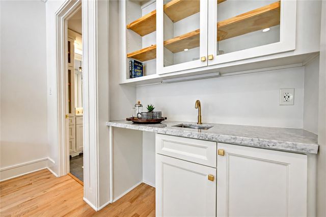 806 Herdsman Drive, Houston, TX 77079