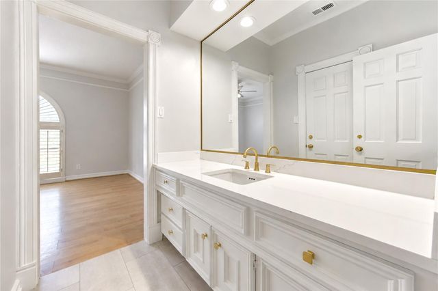 806 Herdsman Drive, Houston, TX 77079